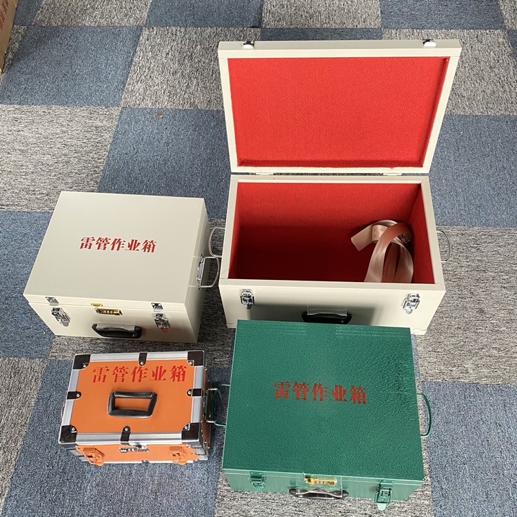 安陆爆破工程作业箱如何选择？玻璃钢与传统材质的全面对比